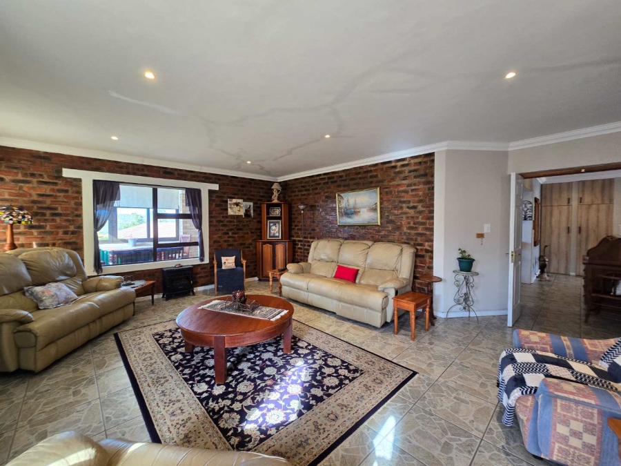 4 Bedroom Property for Sale in Stilbaai Wes Western Cape